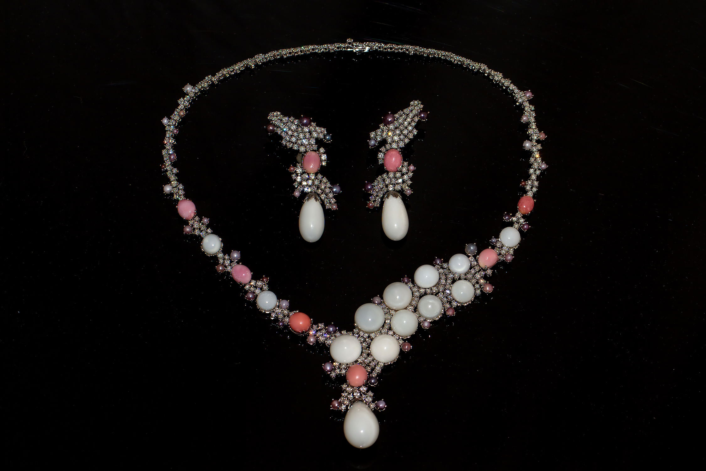 Haute joaillerie parure natural pearls - Shanghai Gems